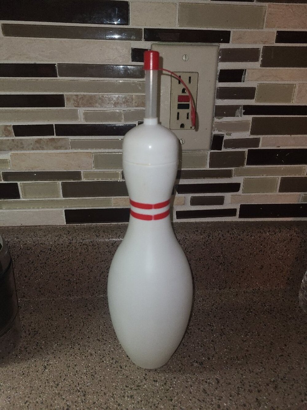 Bowling Pin White Plastic Bowling Pin Shape Sippy Cup With Straw 10" Bowling Pin